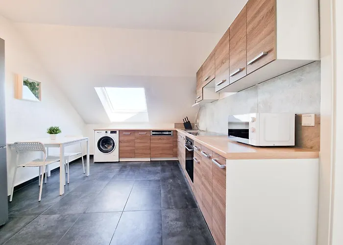 Tolstov - 4 - 30 Min Messe Dus Apartmán